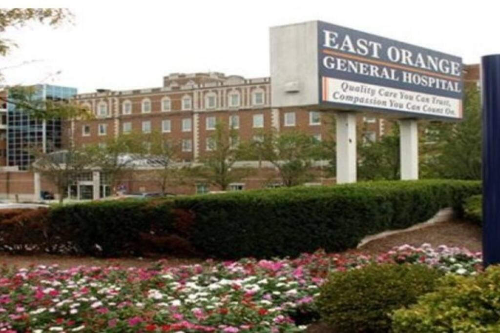 Hollywood Hotel East Orange Exterior photo